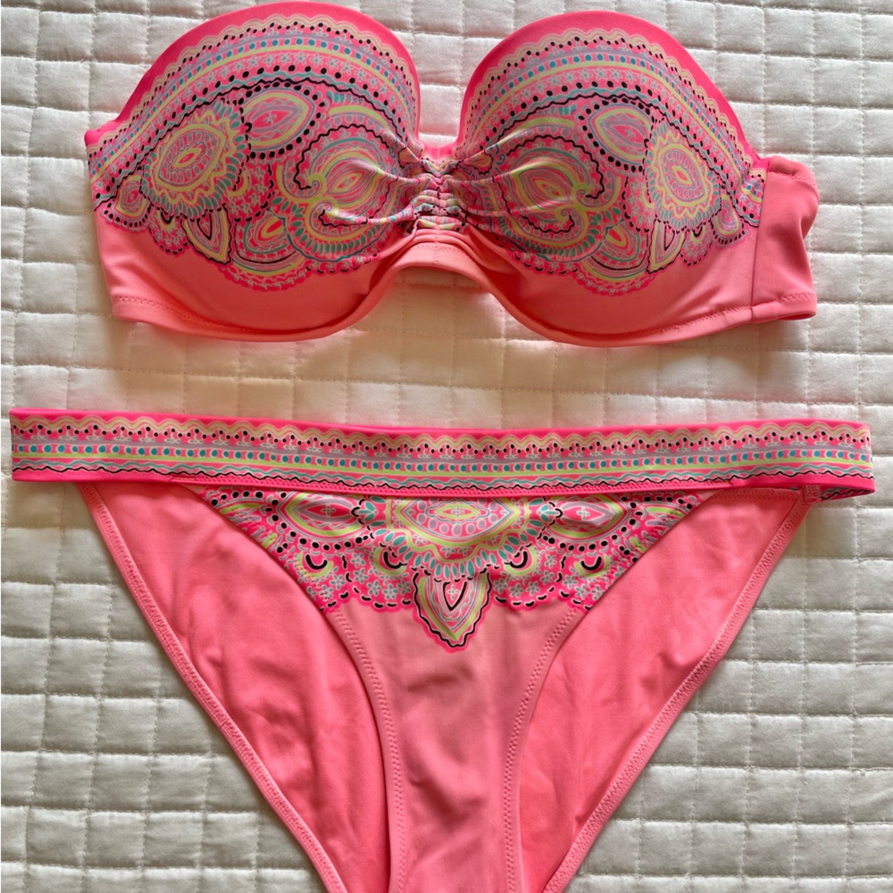 Island Worthy VS Bikini